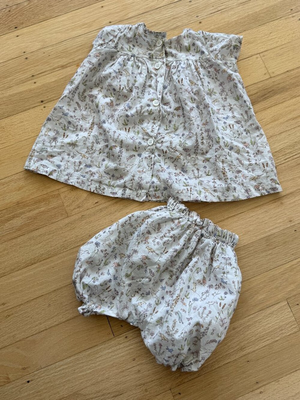 *EUC* Makie Baby Dress & Bloomer Set – Nature Print – 6 Months